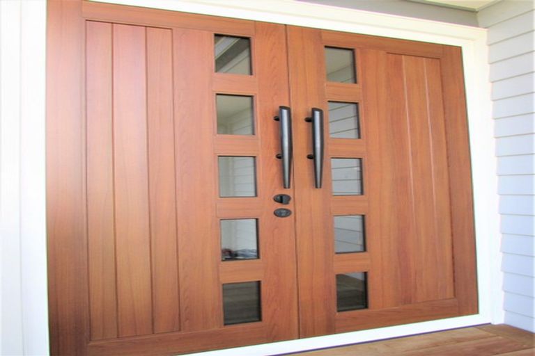 Photo of property in 14 Cessna Way, Newlands, Wellington, 6037