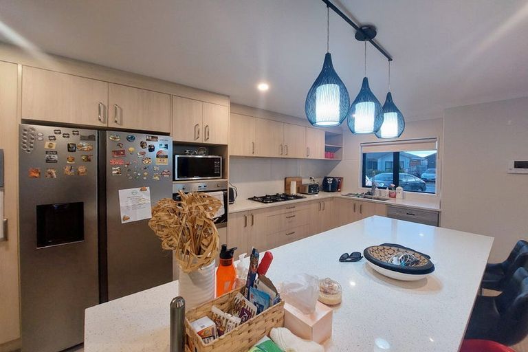 Photo of property in 13 Earlywood Road, Takanini, 2110