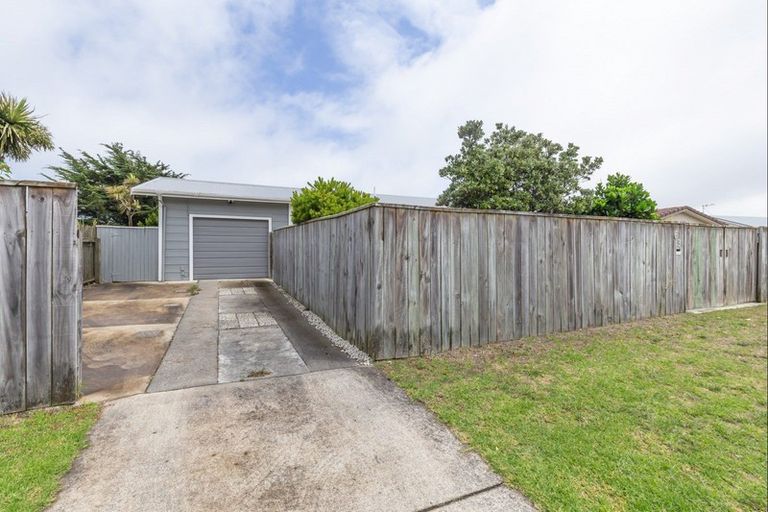 Photo of property in 63 Kahukura Avenue, Waitarere Beach, Levin, 5510