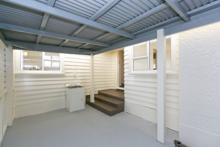 Photo of property in 18 Gisborne Terrace, Opunake, 4616