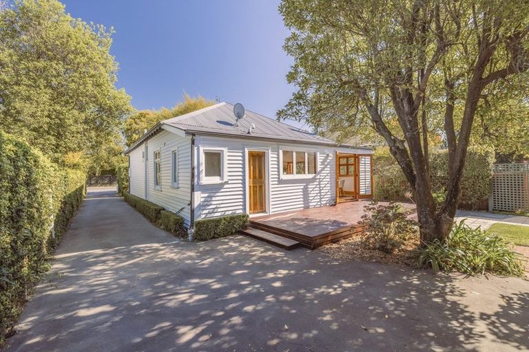 Photo of property in 48 Woodville Street, Edgeware, Christchurch, 8013