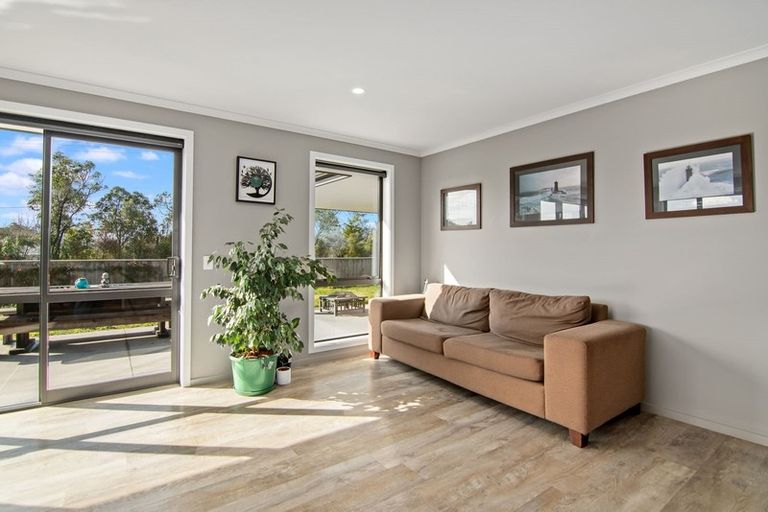 Photo of property in 10 Les Wakefield Road, Mapua, 7005