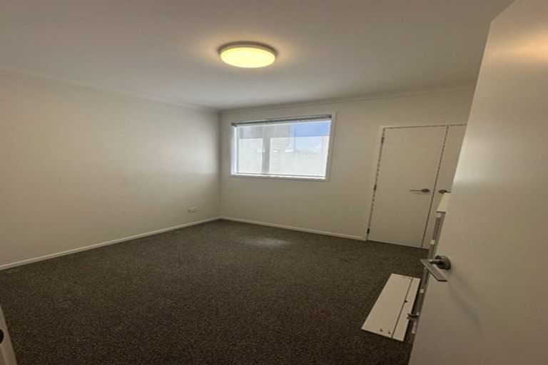 Photo of property in 27 Manarini Road, Westgate, Auckland, 0614