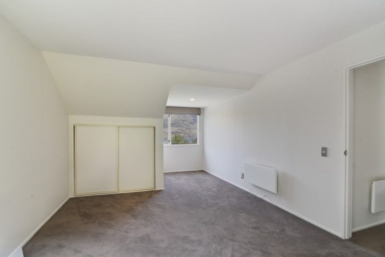 Photo of property in 1 Arawata Terrace, Fernhill, Queenstown, 9300