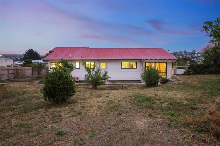 Photo of property in 2 Garboard Lane, Whitby, Porirua, 5024