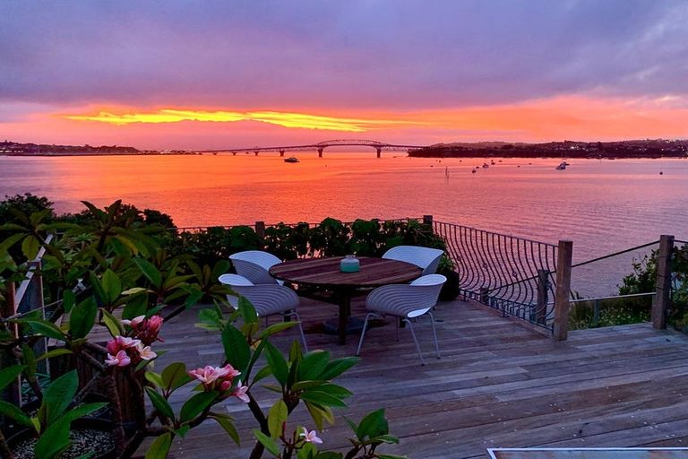 Photo of property in 2/104 Stanley Point Road, Stanley Point, Auckland, 0624