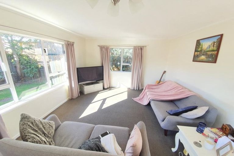 Photo of property in 2/23 South Street, Papakura, 2110