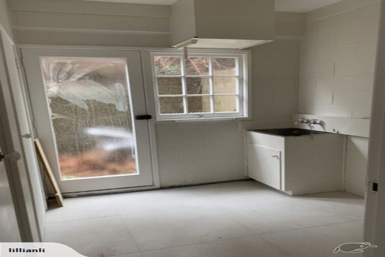 Photo of property in 82 Woodlands Crescent, Browns Bay, Auckland, 0630