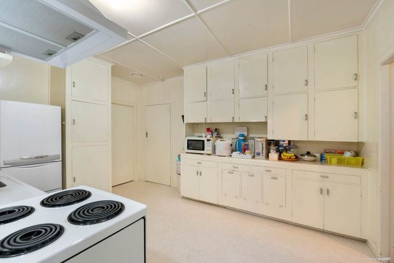 Photo of property in 42 Ranfurly Road, Papatoetoe, Auckland, 2104