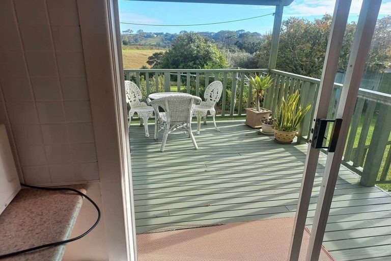 Photo of property in 140 Hanham Road, Kumeu, 0891