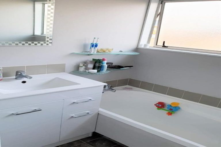 Photo of property in 8a Norman Street, Waitara, 4320