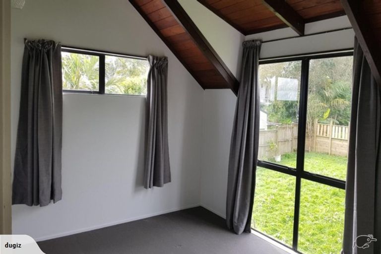 Photo of property in 1/66 Birkdale Road, Birkdale, Auckland, 0626