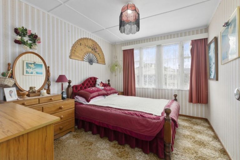 Photo of property in 20 Gibson Crescent, Naenae, Lower Hutt, 5011