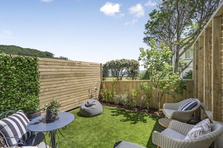 Photo of property in 4c Ferry Road, Days Bay, Lower Hutt, 5013