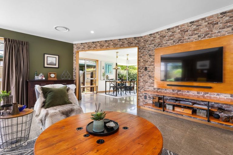 Photo of property in 10 Addison Place, Halswell, Christchurch, 8025