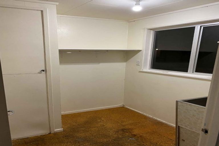 Photo of property in 111 Farquhar Road, Glendene, Auckland, 0602