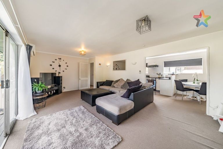 Photo of property in 5 Harvard Grove, Totara Park, Upper Hutt, 5018