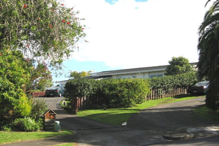 Photo of property in 10 Golders Place, Howick, Auckland, 2014