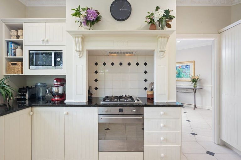 Photo of property in 33 Seymour Road, Mellons Bay, Auckland, 2014