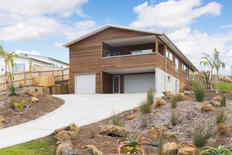 Photo of property in 76 Solan Drive, Waimauku, 0812