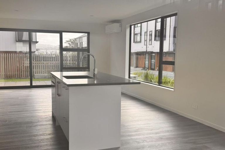 Photo of property in 24 Ara Mara Hua, Henderson, Auckland, 0612