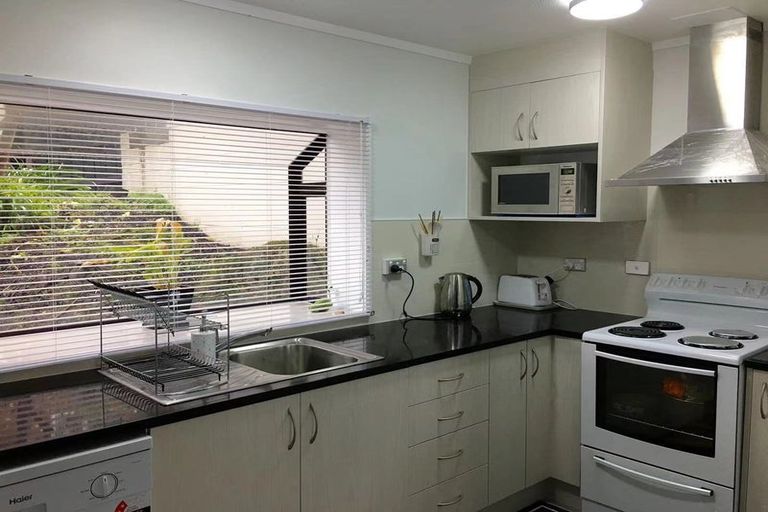 Photo of property in 3 Chevron Place, Castor Bay, Auckland, 0620