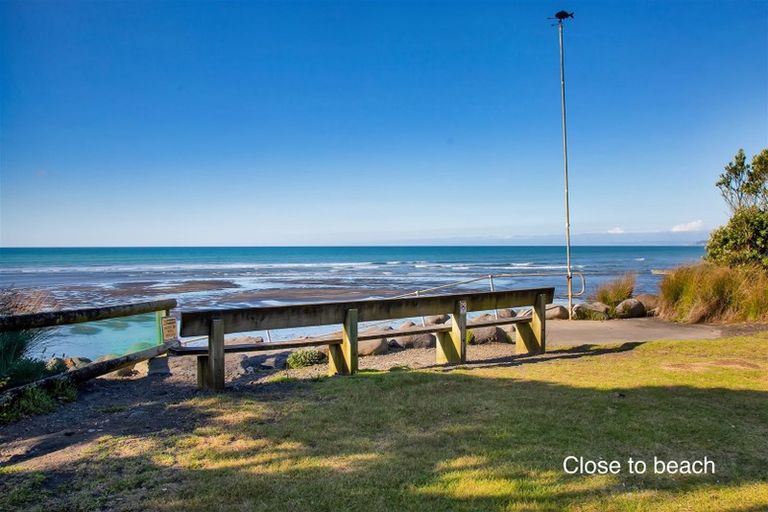 Photo of property in 59 Fifth Avenue, Urenui, 4377