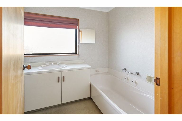 Photo of property in 2/200 Otipua Road, West End, Timaru, 7910