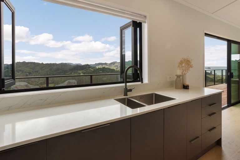 Photo of property in 1a Tarapatiki Drive, Whitianga, 3510