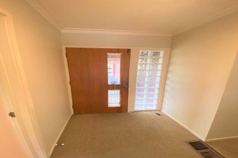 Photo of property in 15 Chatswood Place, Bishopdale, Christchurch, 8051