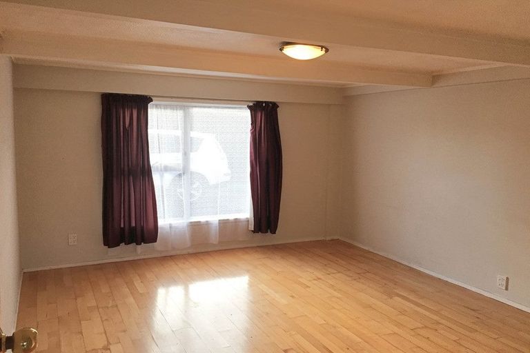 Photo of property in 2/11 Rapallo Place, Farm Cove, Auckland, 2012