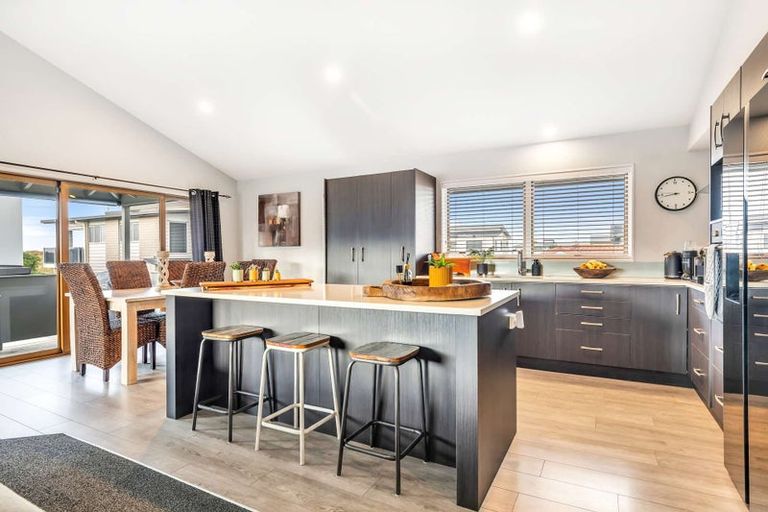 Photo of property in 910b Papamoa Beach Road, Papamoa Beach, Papamoa, 3118