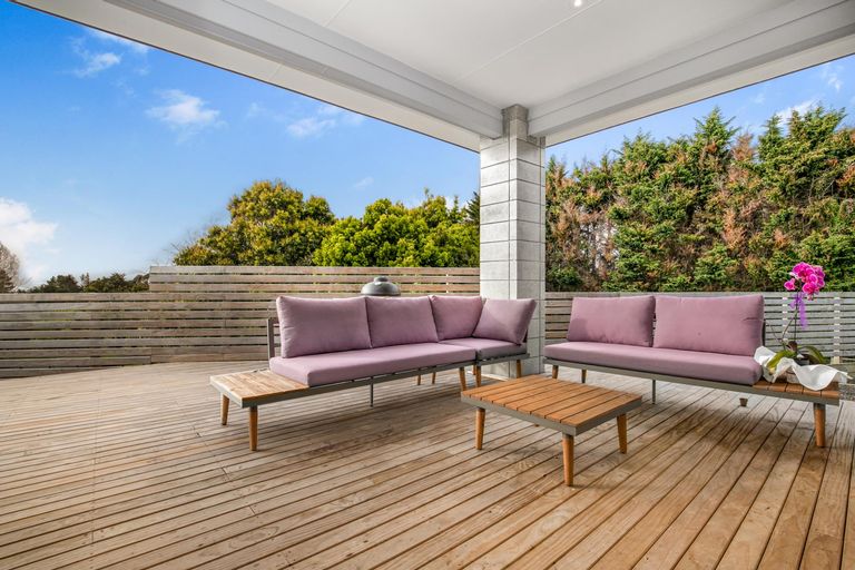 Photo of property in 125 Mcrobbie Road, Kingseat, Papakura, 2580