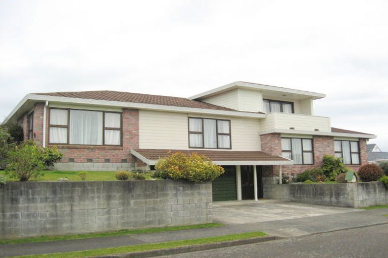 Photo of property in 9 Regal Street, Levin, 5510