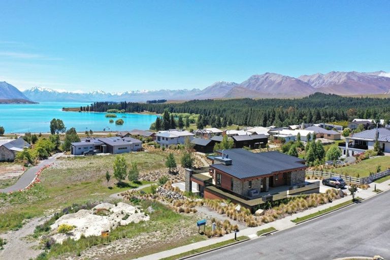 Photo of property in 16 Mistake Drive, Lake Tekapo, 7999