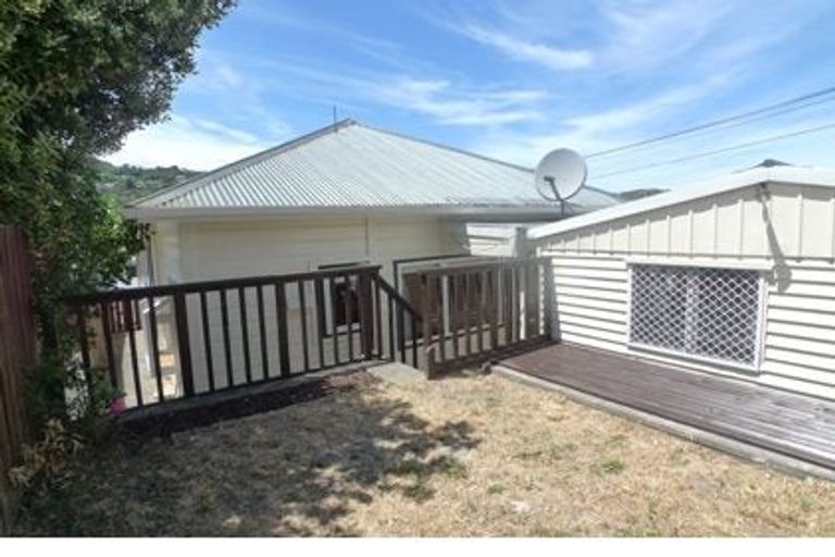 Photo of property in 38 Eden Street, Island Bay, Wellington, 6023