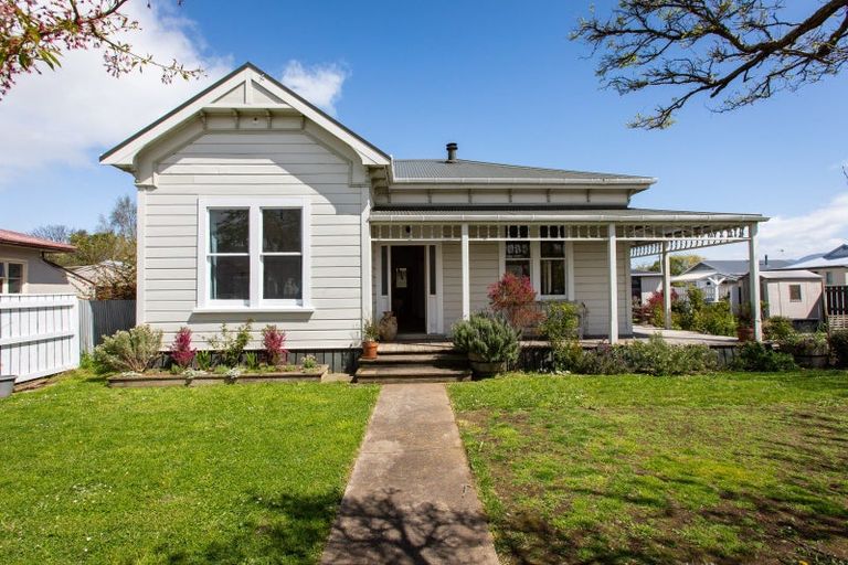 Photo of property in 8 York Street, Dannevirke, 4930