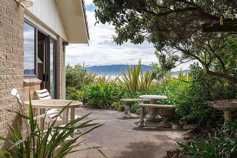 Photo of property in 43 Field Way, Waikanae Beach, Waikanae, 5036