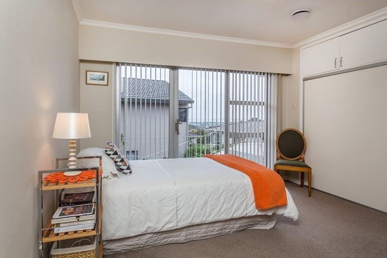 Photo of property in 2 Colwill Road, Massey, Auckland, 0614