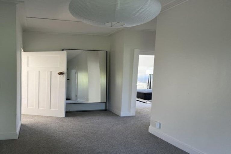 Photo of property in 104 Fulford Street, New Plymouth, 4310