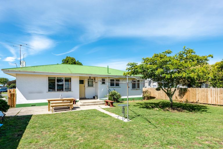 Photo of property in 215 Lytton Road, Elgin, Gisborne, 4010