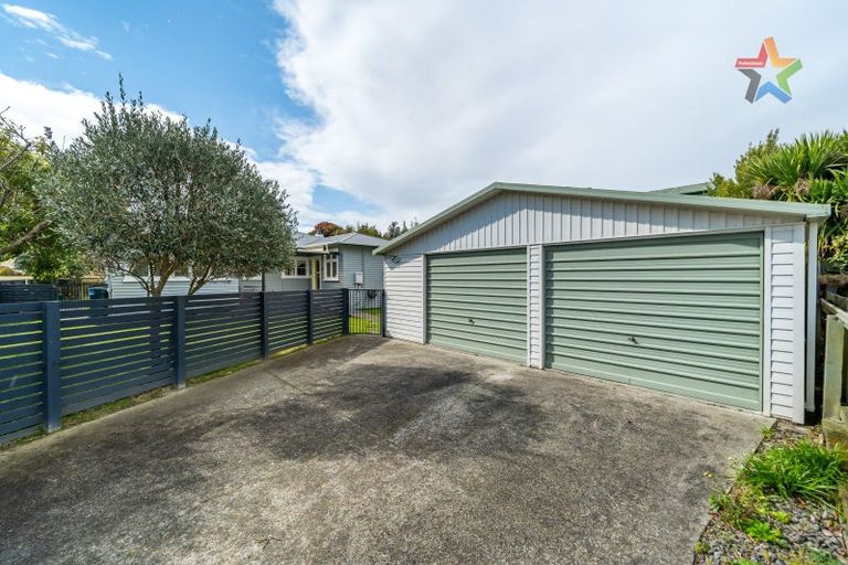 Photo of property in 22 Fuller Grove, Woburn, Lower Hutt, 5010