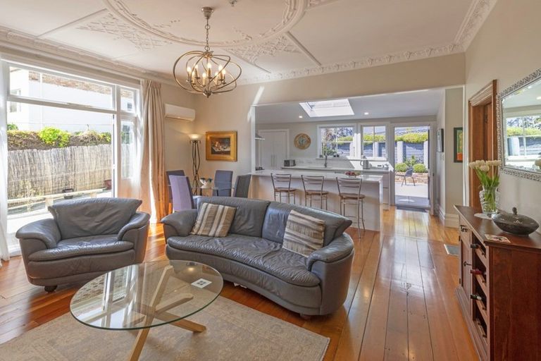 Photo of property in 17 Wilton Road, Wadestown, Wellington, 6012