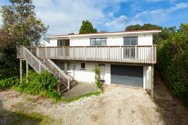 Property details for 6 Sundown Avenue, Manly, Whangaparaoa, 0930