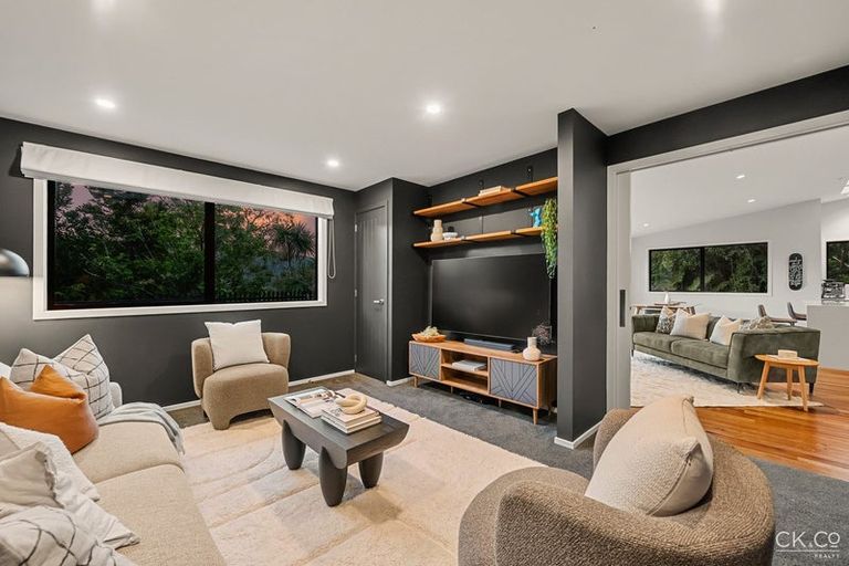 Photo of property in 12d Chatsworth Road, Silverstream, Upper Hutt, 5019