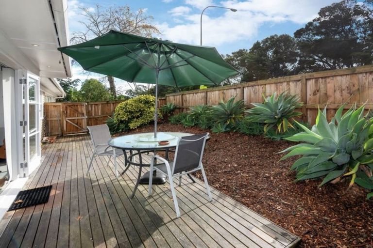 Photo of property in 55 Paparoa Road, Cockle Bay, Auckland, 2014