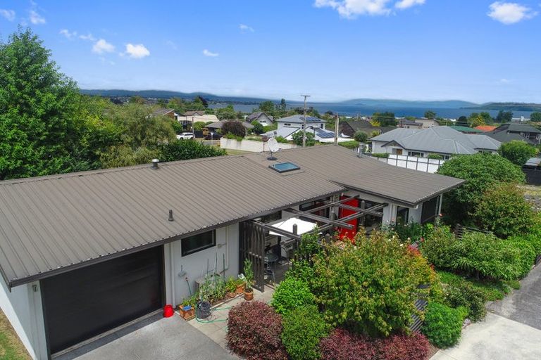 Photo of property in 2/14 Mere Road, Taupo, 3330