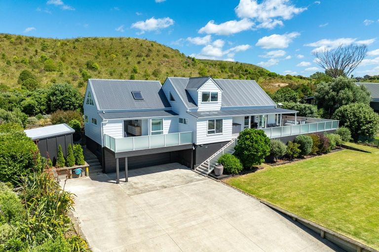 Photo of property in 11 Palm Parade, Riversdale Beach, Masterton, 5872