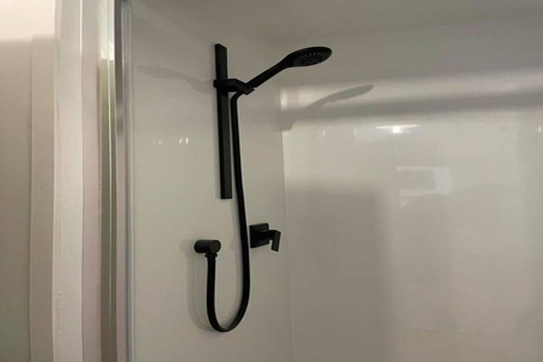 Photo of property in 15 Brunton Place, Glenfield, Auckland, 0629