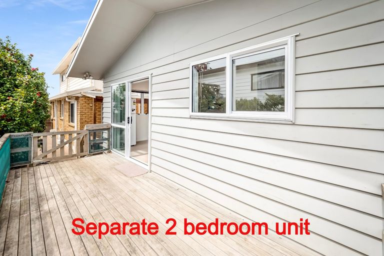 Photo of property in 129 Botany Road, Botany Downs, Auckland, 2010